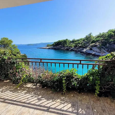 Buda-3 By Interhome * Basina